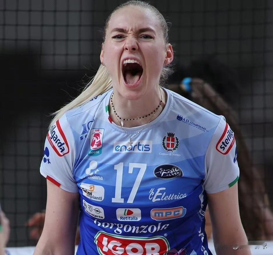 Q:“很多人都在问你是否考虑去土耳其🇹🇷打球？”
      卡多奇金娜:“