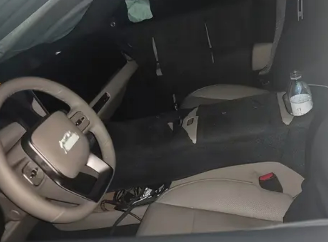 疑似全新理想L9内饰谍照曝光 