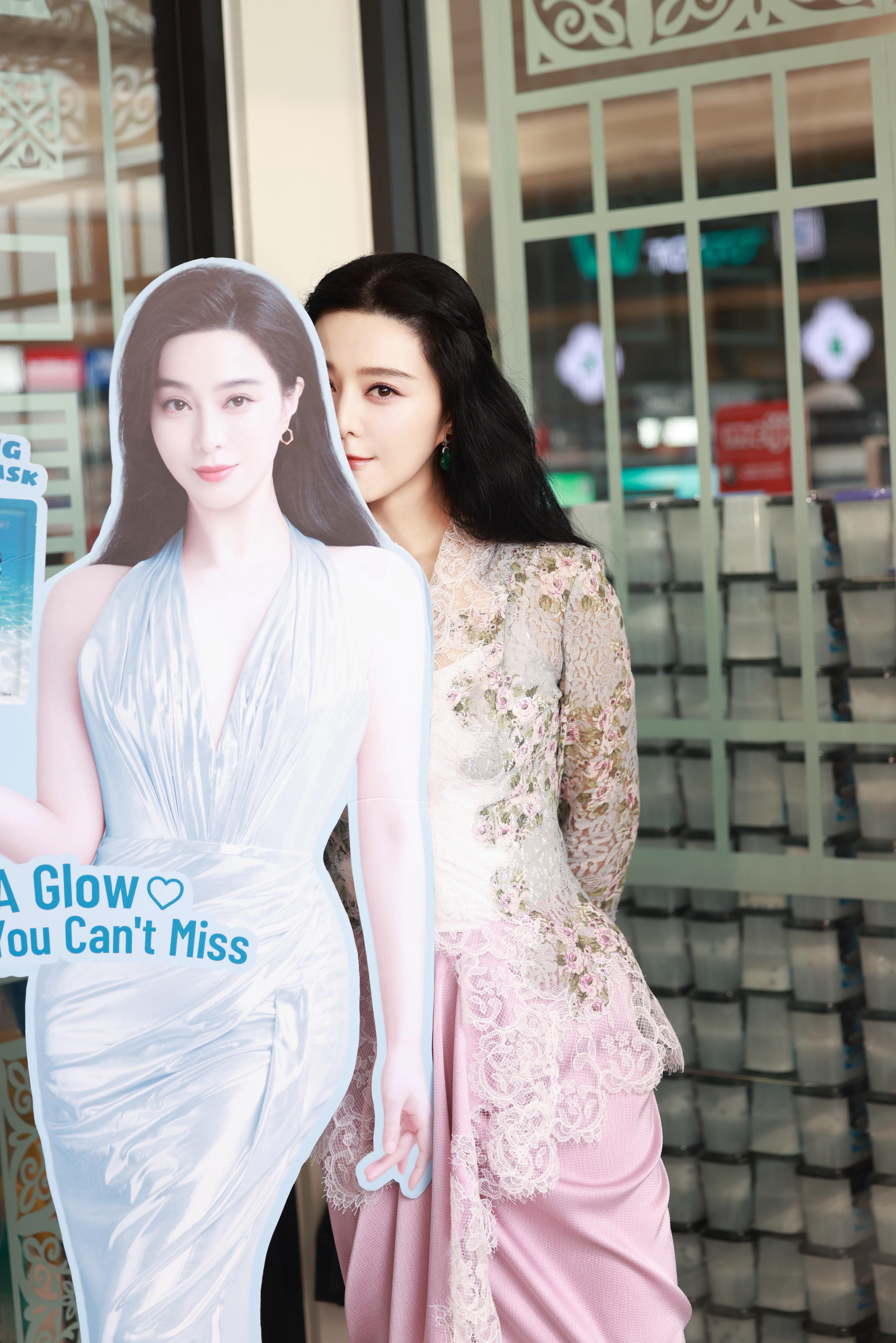 藤编轻摇，花砖生韵，在南洋风情的Watsons，与的东方之美，共赴一场如诗般的优