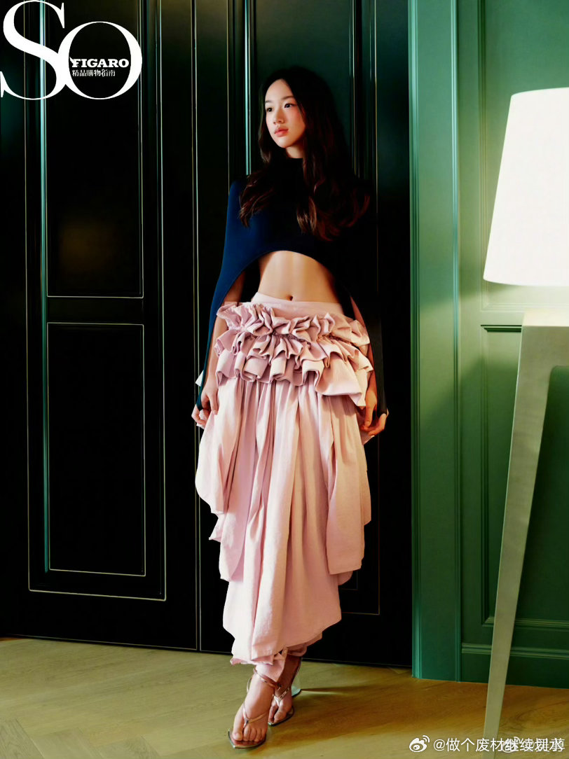 吴尊15岁女儿neinei拍杂志neineiMax合拍杂志吴尊的女儿neinei