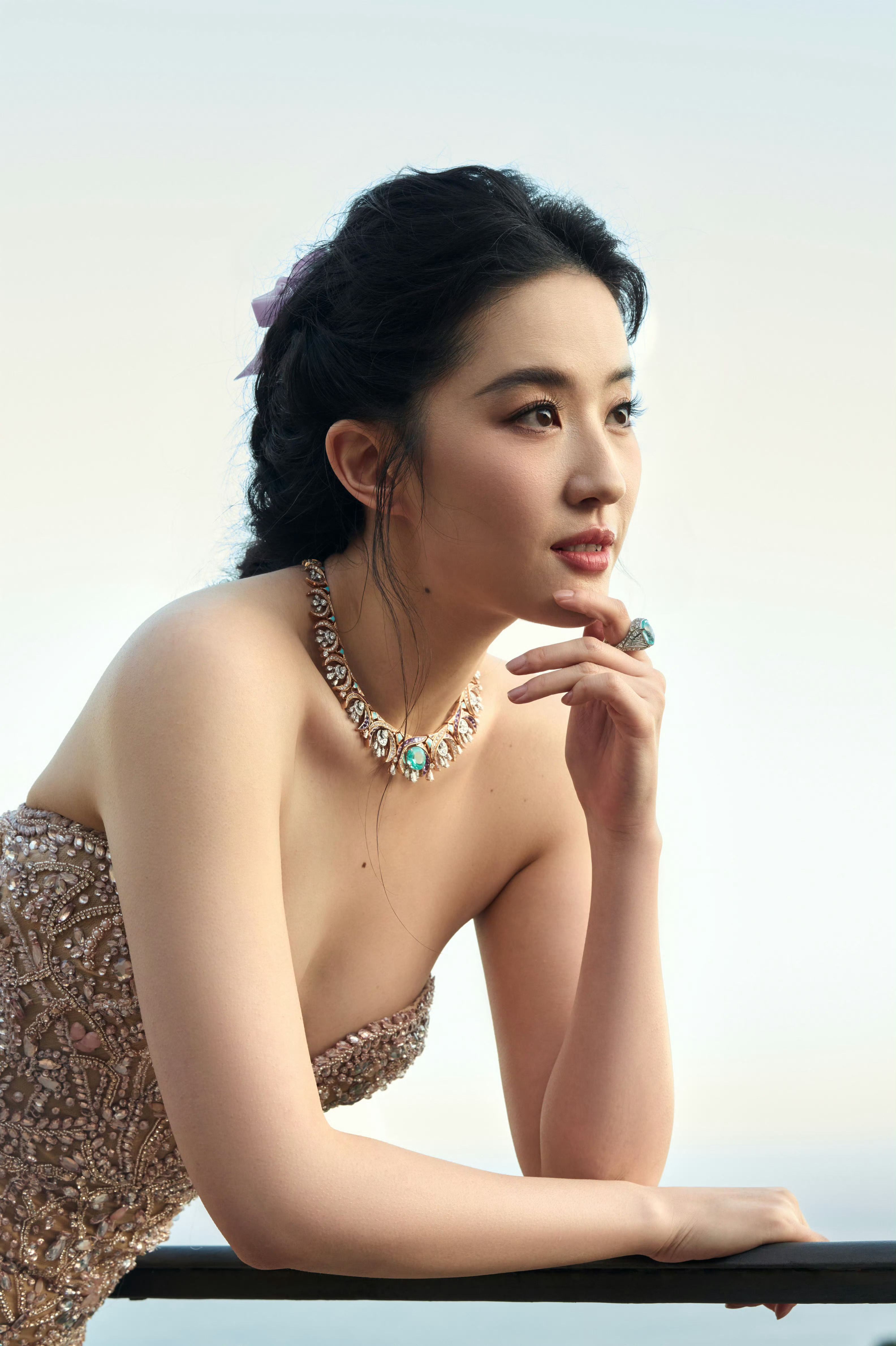 公司回应刘亦菲视后提名演员自有态度，尊重自我尊重观众，戏内戏外一如既往，她值得每