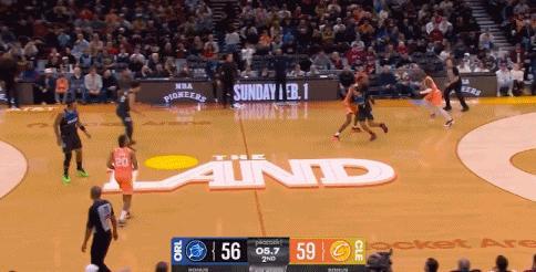 十星级难度的极限后仰跳投……
米切尔这个压哨后仰太牛了，这就是顶级球星的技术……