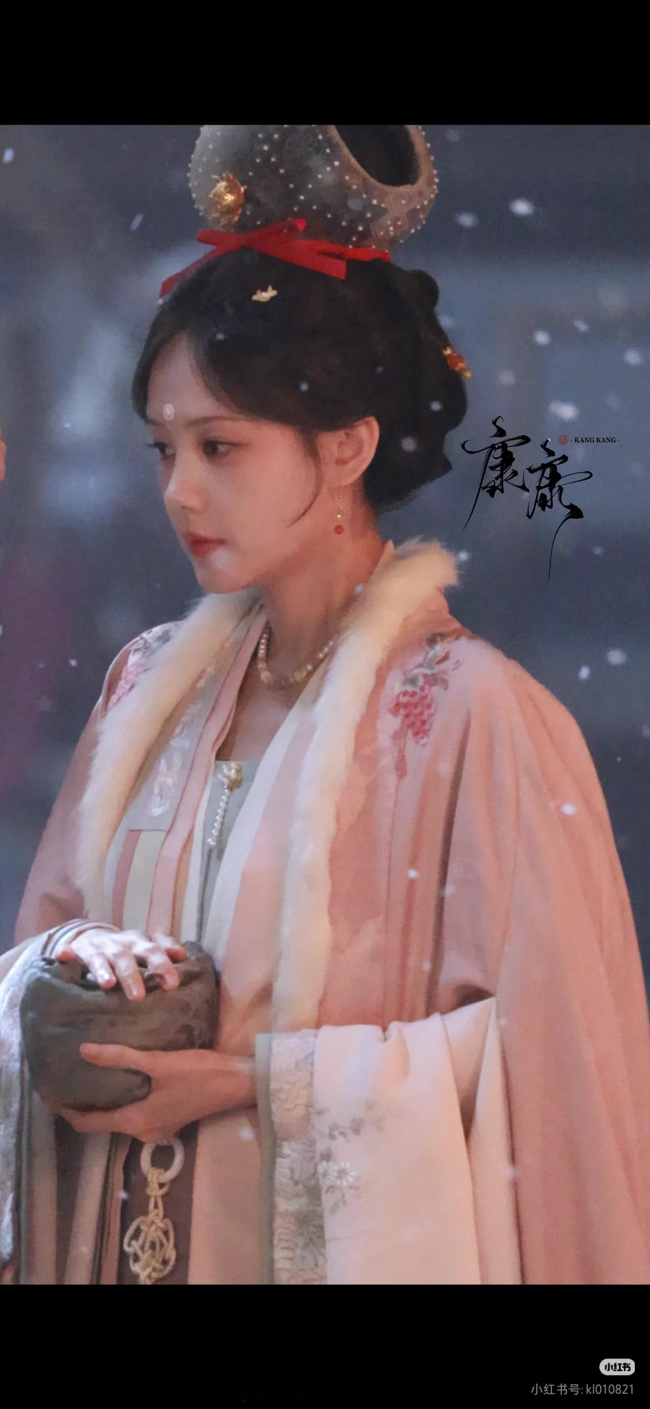 李一桐陈星旭《金枝》同框生图 