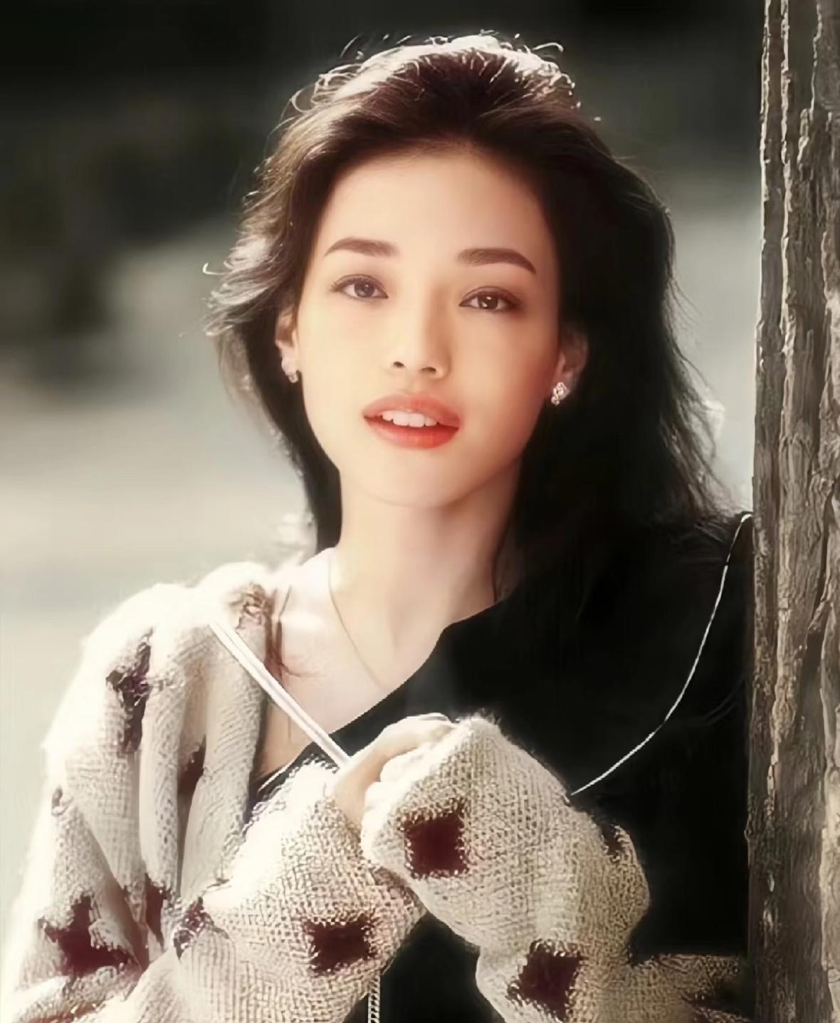 2005年，舒淇有一次去黎明家里做客，正吃着饭的时候，黎明爸爸突然大声说道：“我