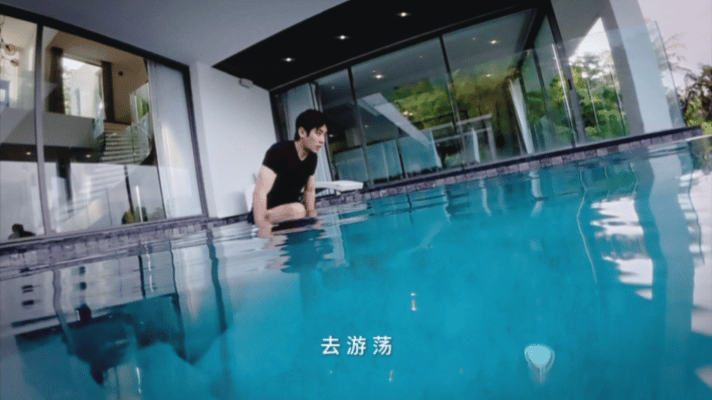 丞磊没把我们当外人 丞磊的新歌MV就像一场温馨的旅行，带着我们走过沙滩、穿过街道