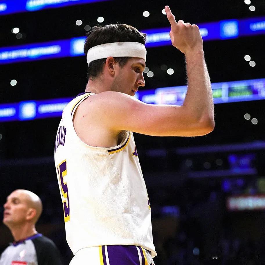 奥斯汀·里夫斯应该成为MIP（进步最快球员）的热门人选吗？🤔

2024-25