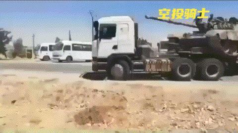 在当前叙利亚局势中，巴沙尔·阿萨德总统向武装分子发出强烈警告，并派遣由T-90坦