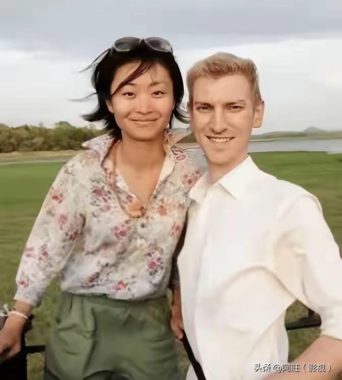 敬一丹与王梓木的女儿王尔晴，婚后的生活状态，一直备受网友讨论。

她选择外国丈夫