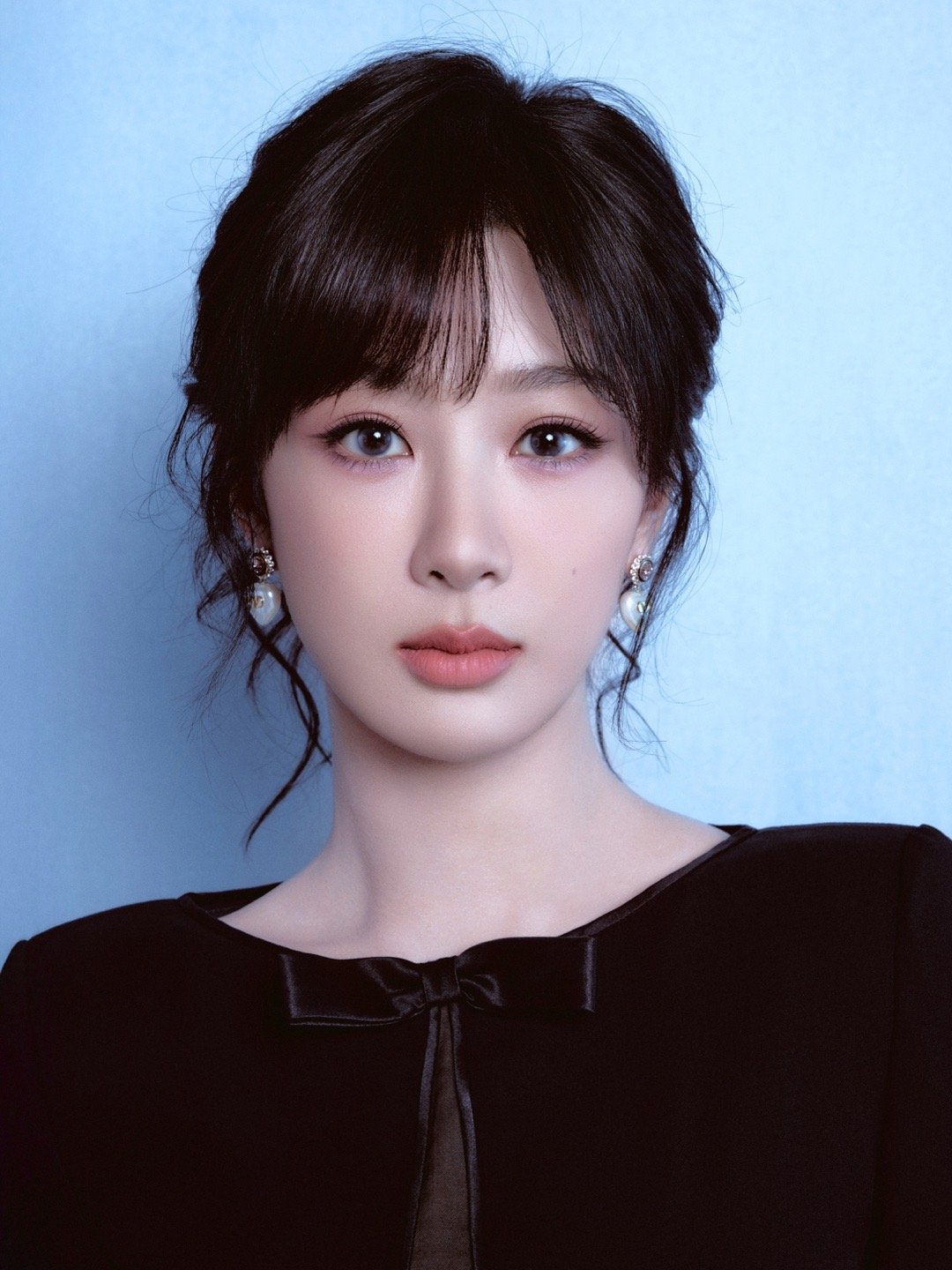 杨紫杨紫董竹君 yz杨紫玉兰花开君再来 “我深知我们的距离，但我始终相信我们会见