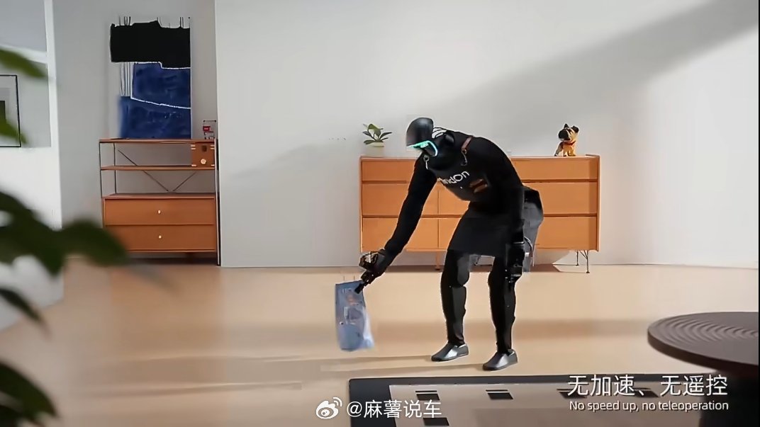 人形机器人自主完成家务已经能预想到未来每个家庭都有个机器人了，现在都能自主完成家