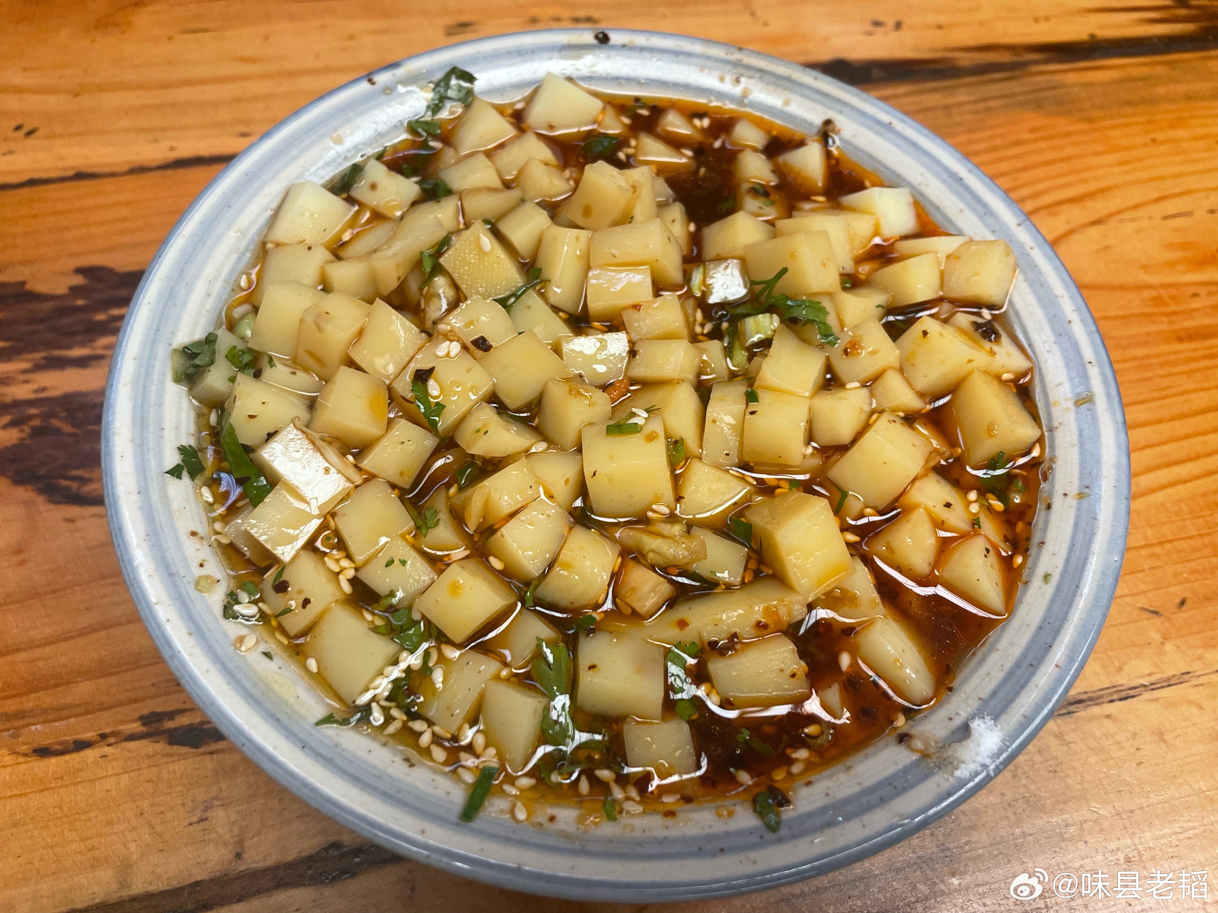 煮凉粉算不算自带反骨的邪修膳食但……好吃😋 曲靖