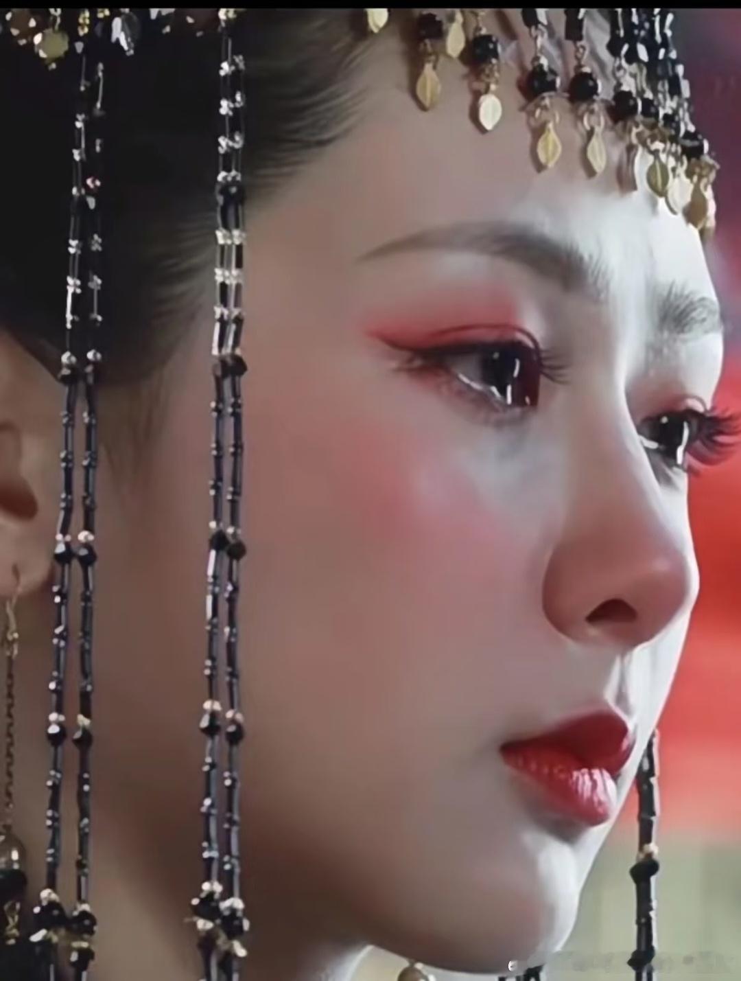 杨紫人美心善不会计较太多，但是谁再敢这样欺负她，下面这位冷面杀手就不会轻易放过了