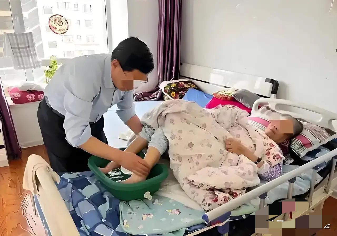 上海，男子伺候瘫痪母亲5年，母亲去世后，按协议他一人继承母亲的房子，不料，房子要