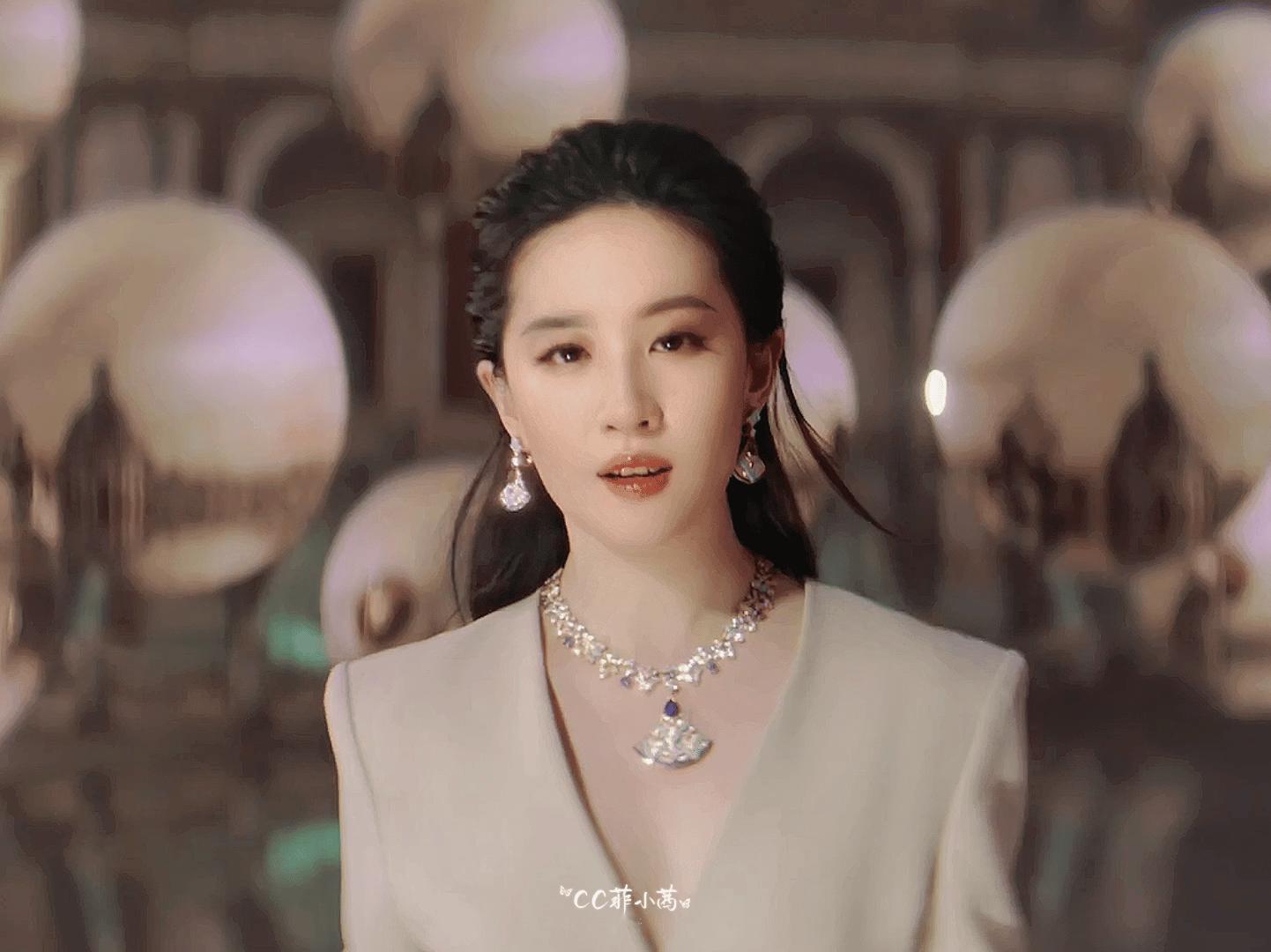 #刘亦菲真空西装#💎#刘亦菲演个女总裁看看#刘亦菲广告大片里的状态真的slay