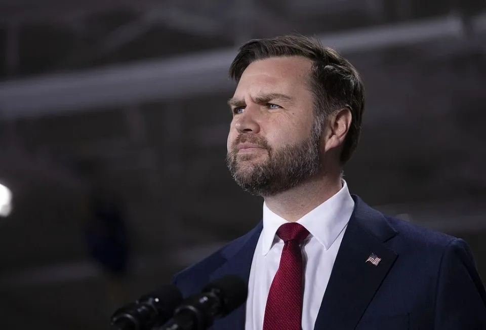 美方正设法与伊朗举行谈判【美媒：万斯将出面】美媒称万斯将出面与伊朗谈判据新华社消