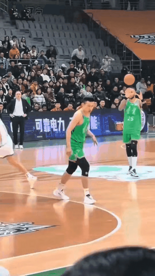 好球！600顶薪付豪这个传不仅让对手懵了，更是让自己的队友傻了。