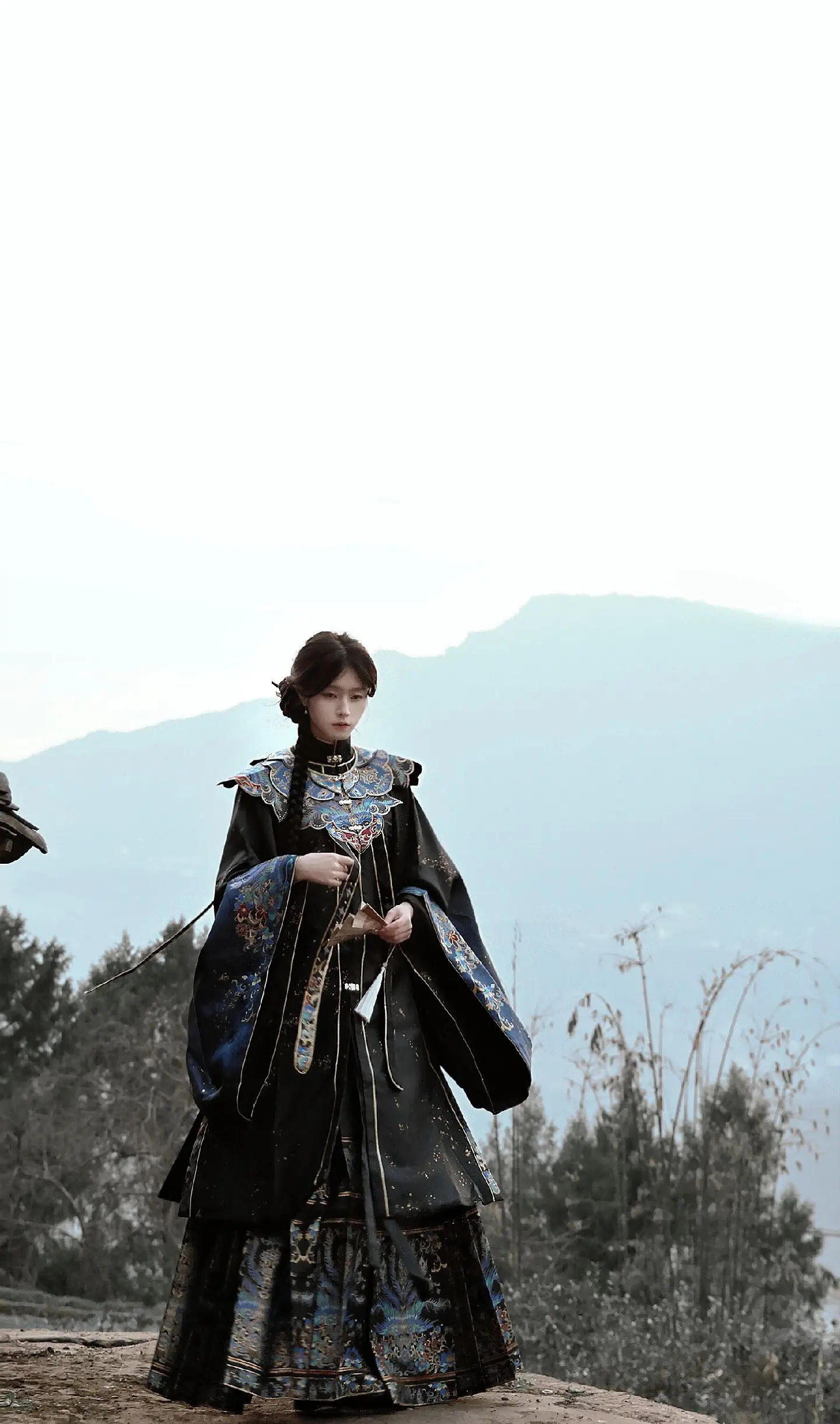 “我被留在这里，很久很久……”