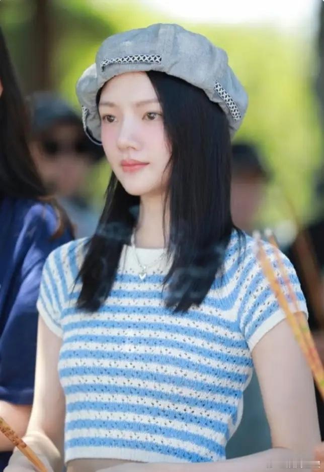 任敏新电影《女字旁》开机光线的艺人就是好，火不火都有电影拍，内娱电影票房排行榜前