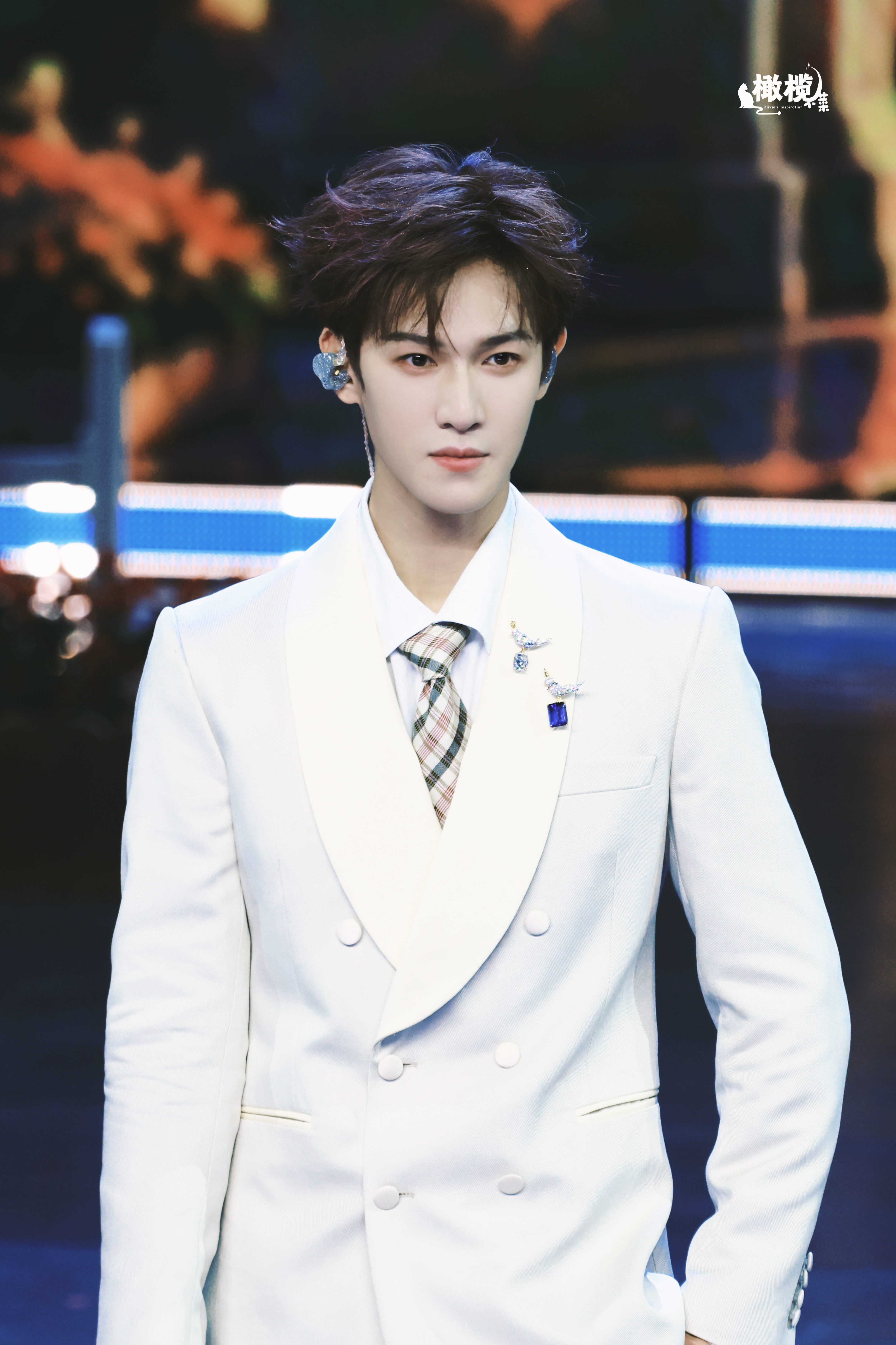 📷李昀锐眼睛弯弯的眼睛红红的李昀锐lin间奇遇游乐园李昀锐0824生日快乐