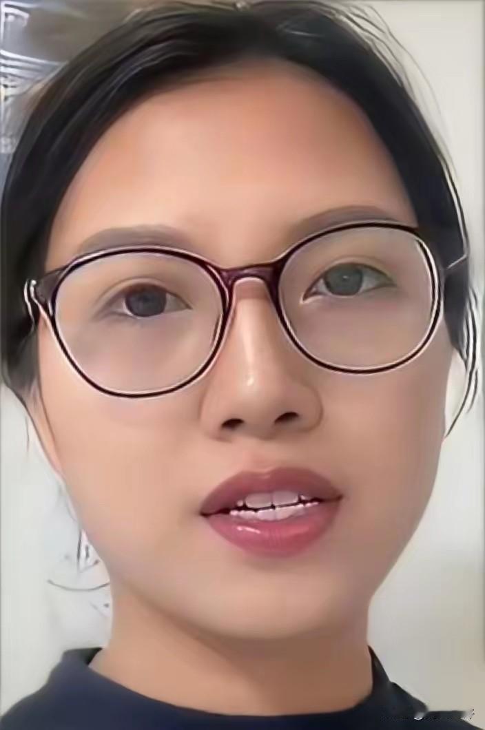 一位女士与丈夫冷战10天提出离婚，丈夫爽快答应，她在民政局排队时发现丈夫已在队伍