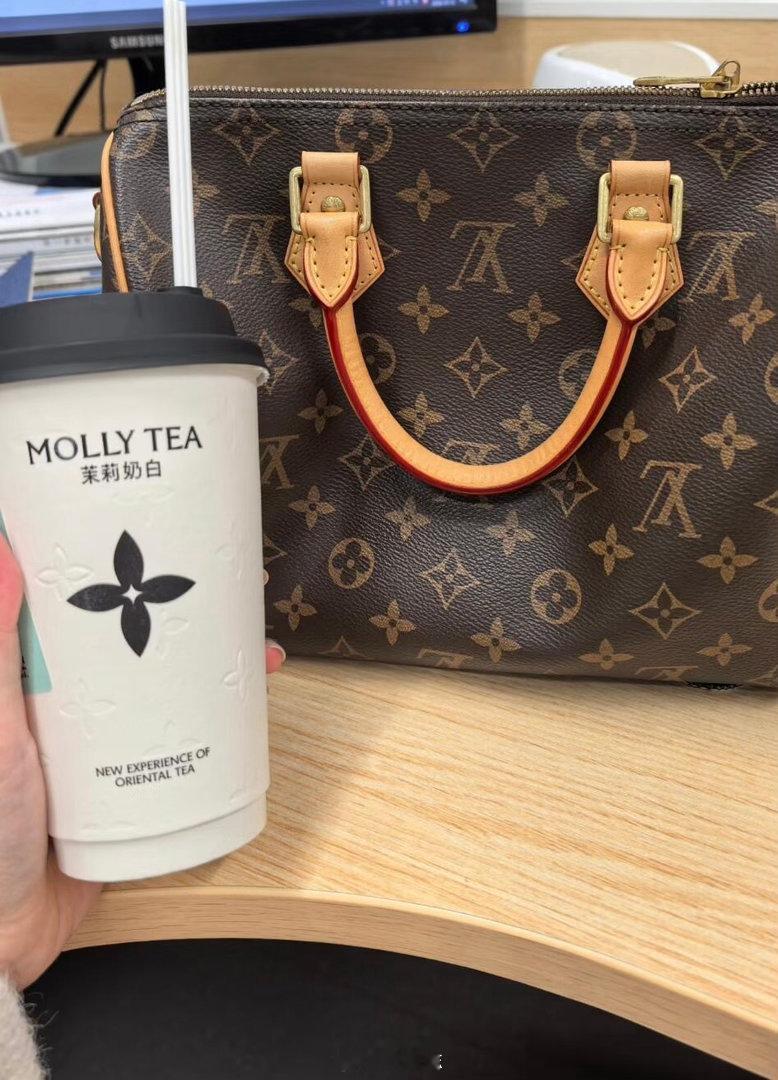 LV起诉茉莉奶白判赔1030万一审败诉还要公开道歉，你们觉得茉莉奶白冤吗？