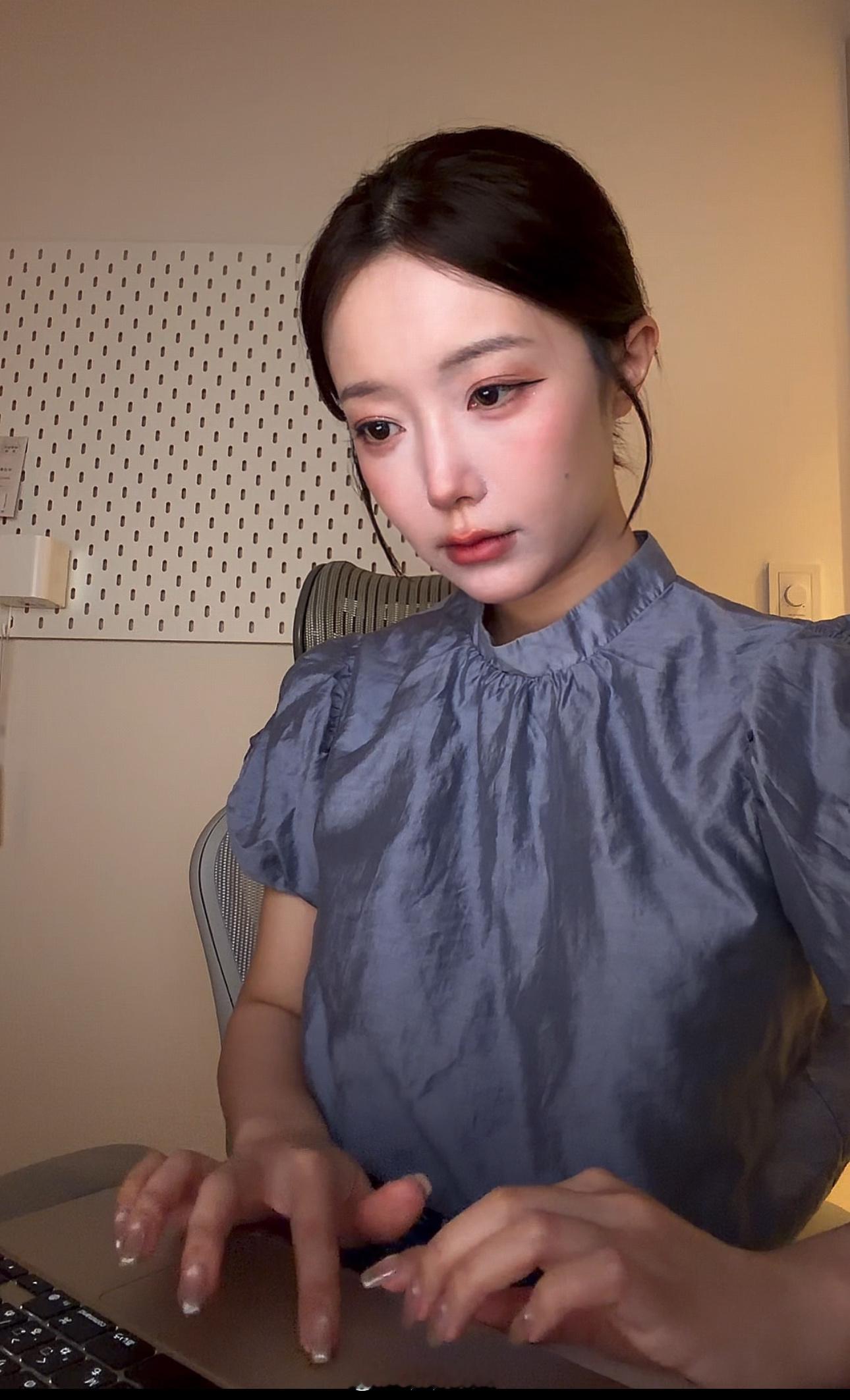 小号和朋友圈都说过了大号也说一下恭喜我成功转职进big4了接下来也还是会在东京祝