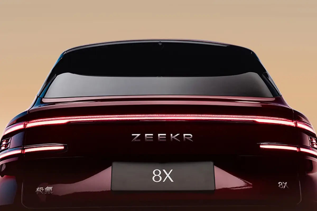 极氪 8X 
