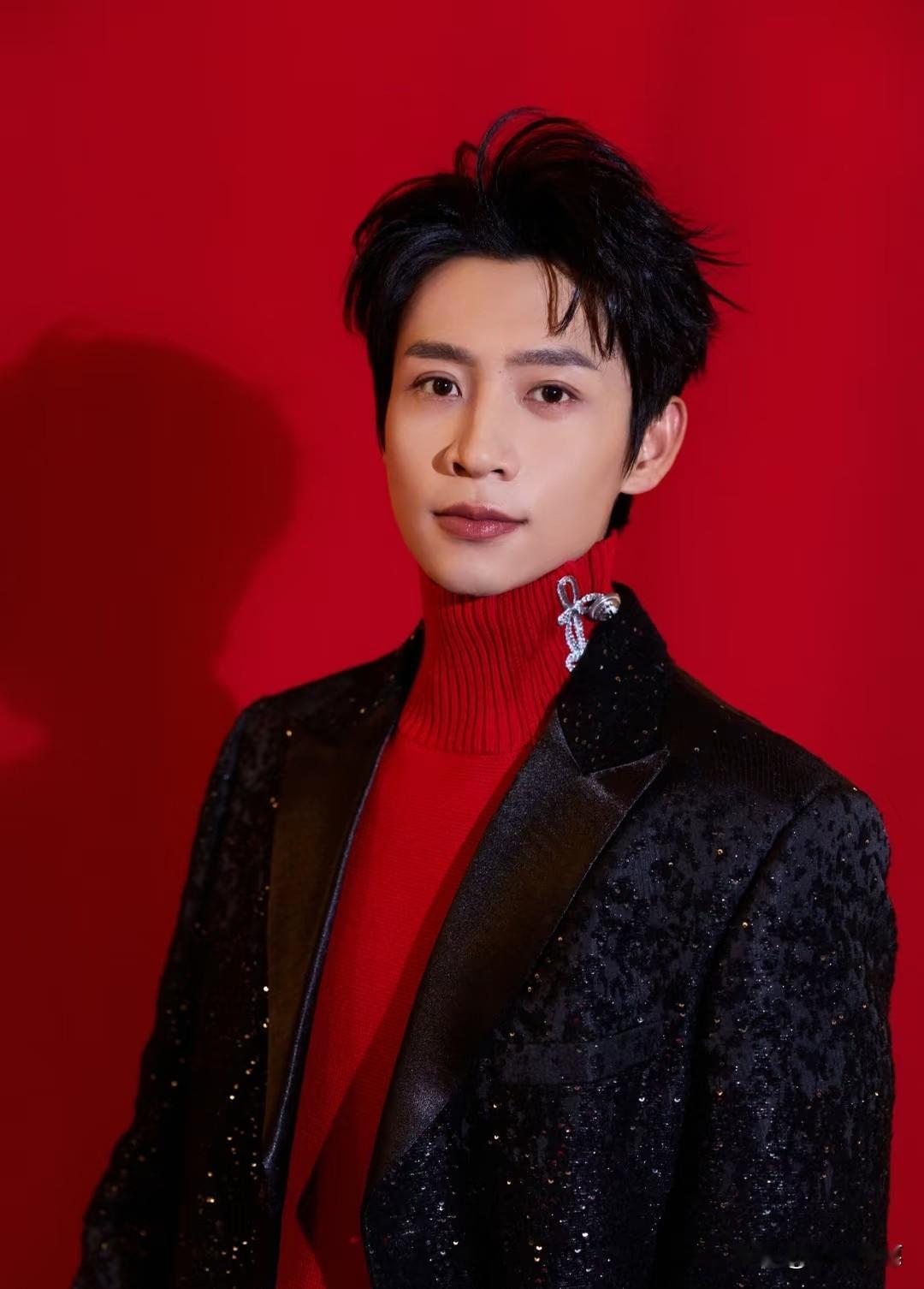 原来时间
真的会“偏心”！
39岁的魏晨亮相春晚彩排，状态好到让人惊呼——这真是