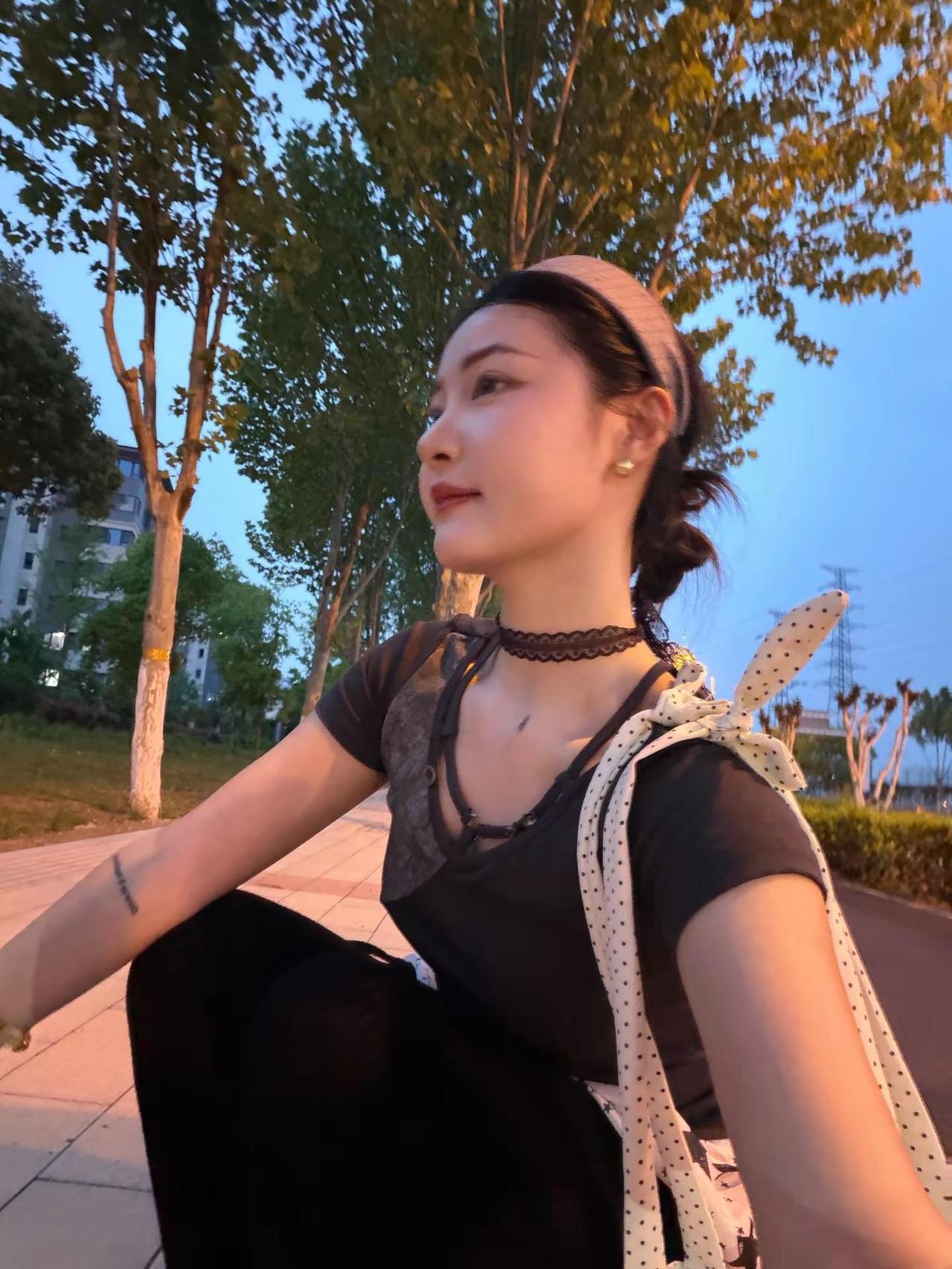 春夏才是明媚穿搭的主场。春夏才是明媚穿搭的主场 时尚碎碎念 爱美是一辈子的事 五