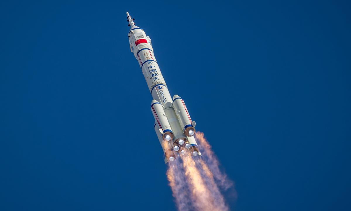 新闻快讯—— 巴基斯坦正准备通过一项与中国合作的具有里程碑意义的任务，将其首位航