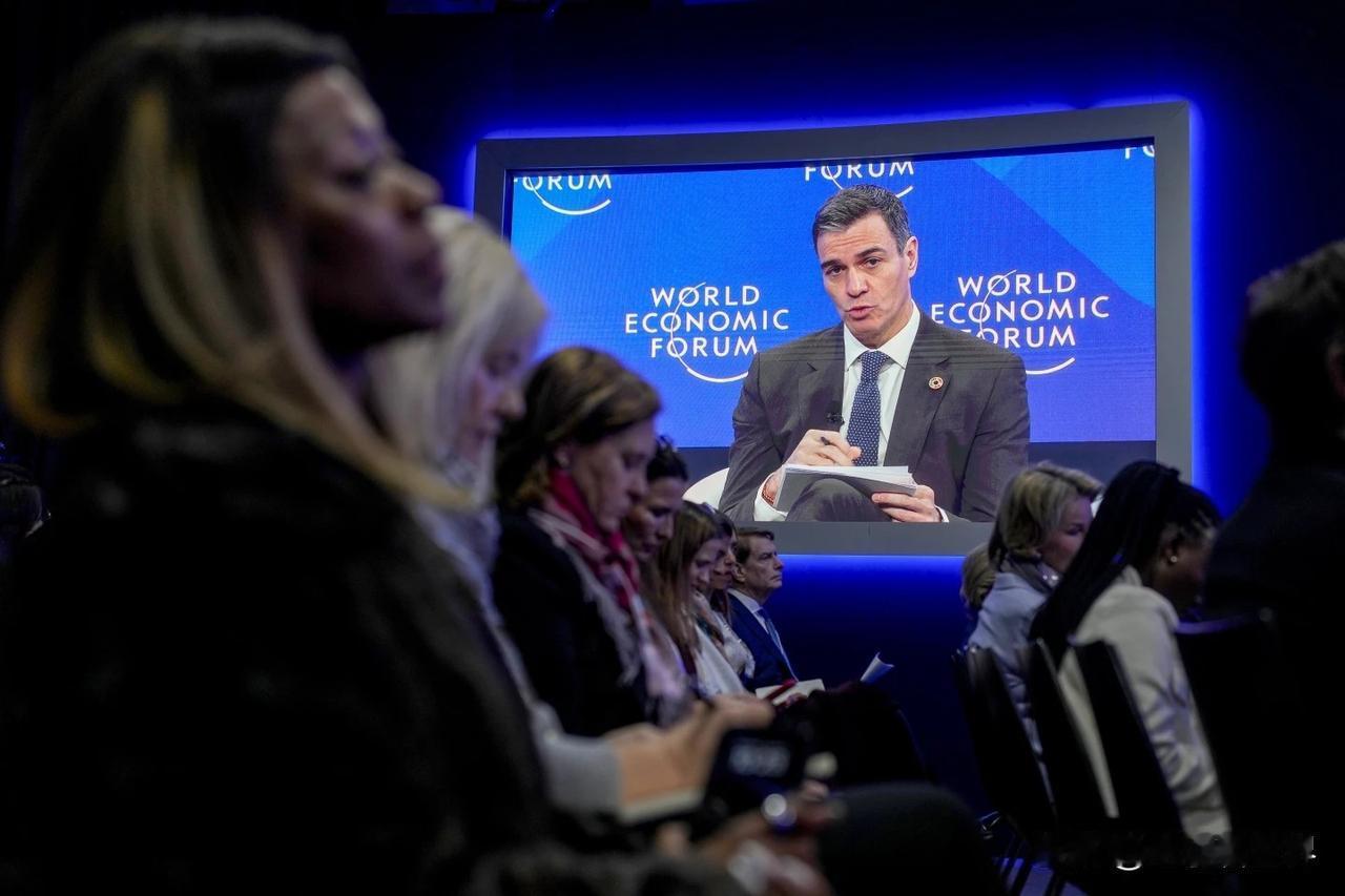 【西班牙首相：该国将禁止16岁以下未成年人访问社交平台】
迪拜时间2026年2月