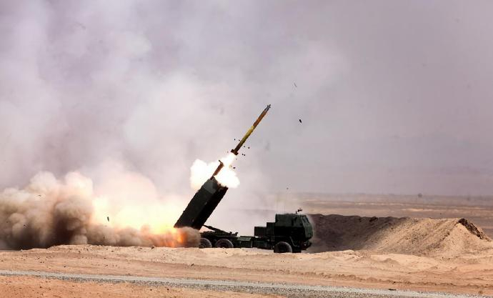 每天认识一件兵器 M142高机动性多管火箭系统M142高机动性多管火箭系统（M1