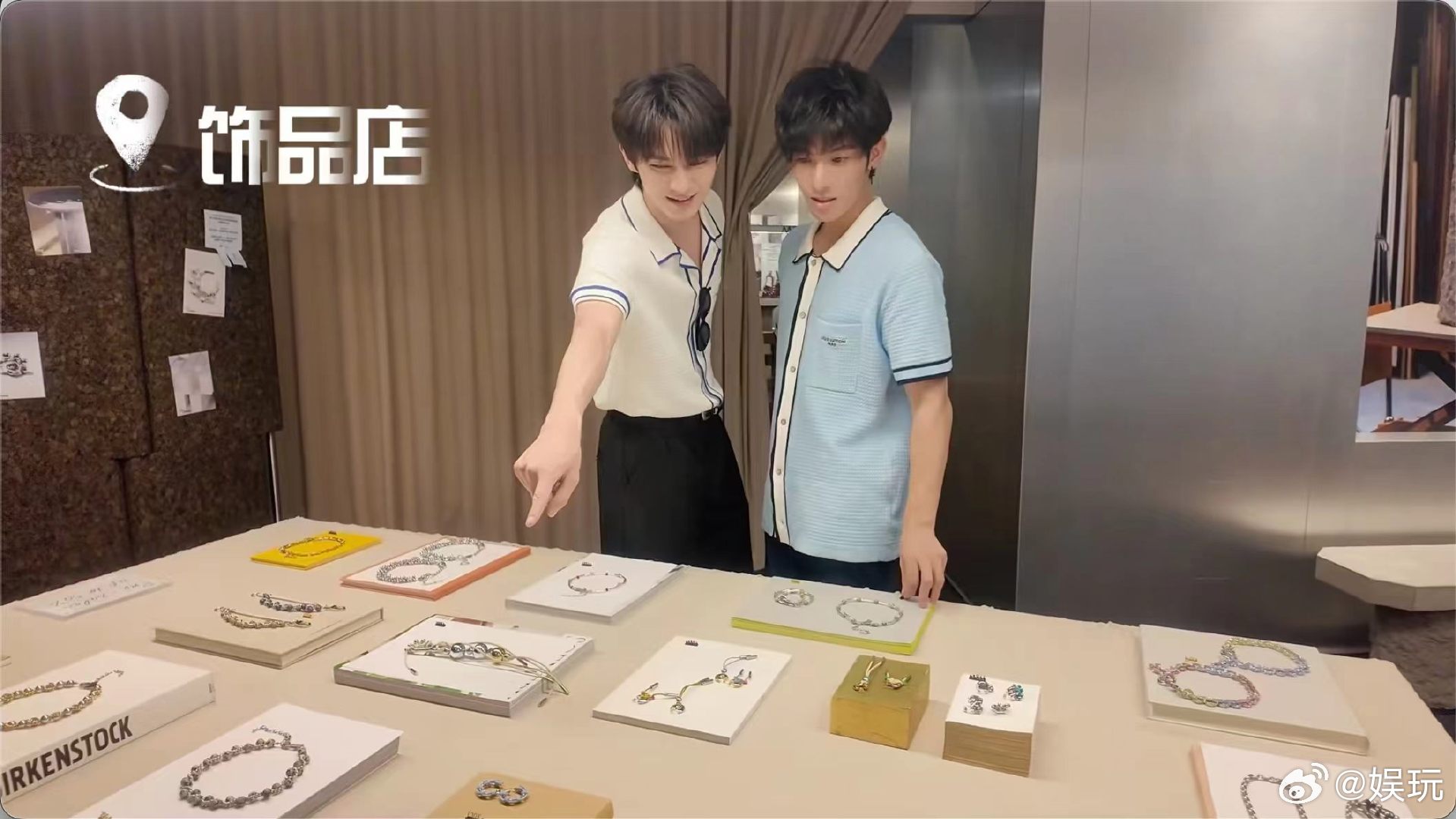 何昶希巴黎迷路 何昶希给何衍朝买礼物看完这支 vlog 全程姨母笑，何昶希一心只