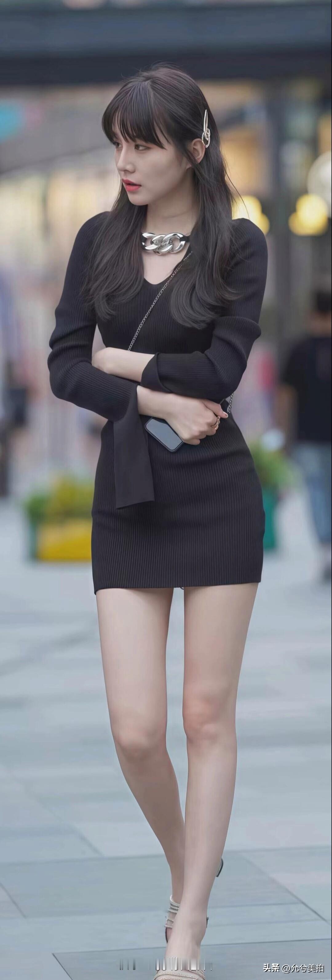 都市时尚少女，黑色连衣裙搭配银色项链，优雅气质满分！👗✨怎样完成气质风穿搭 有