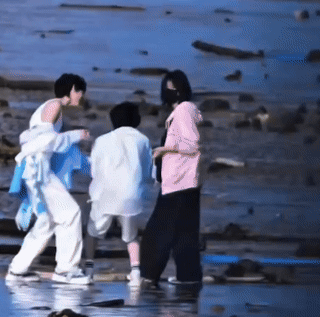 tg杨桂搂搂抱抱 