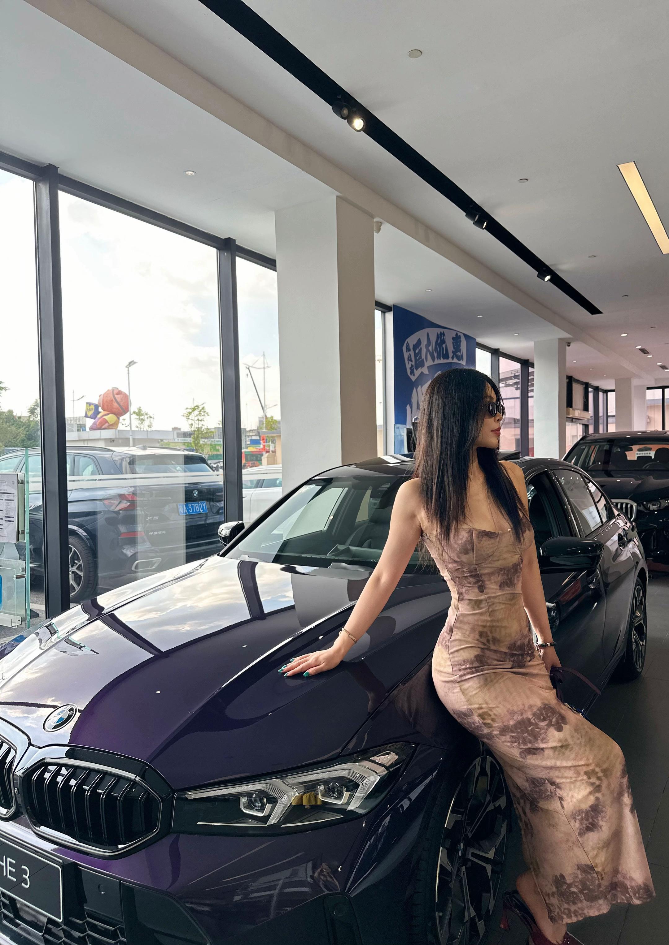 紫色的宝马也太好看了吧 适合我