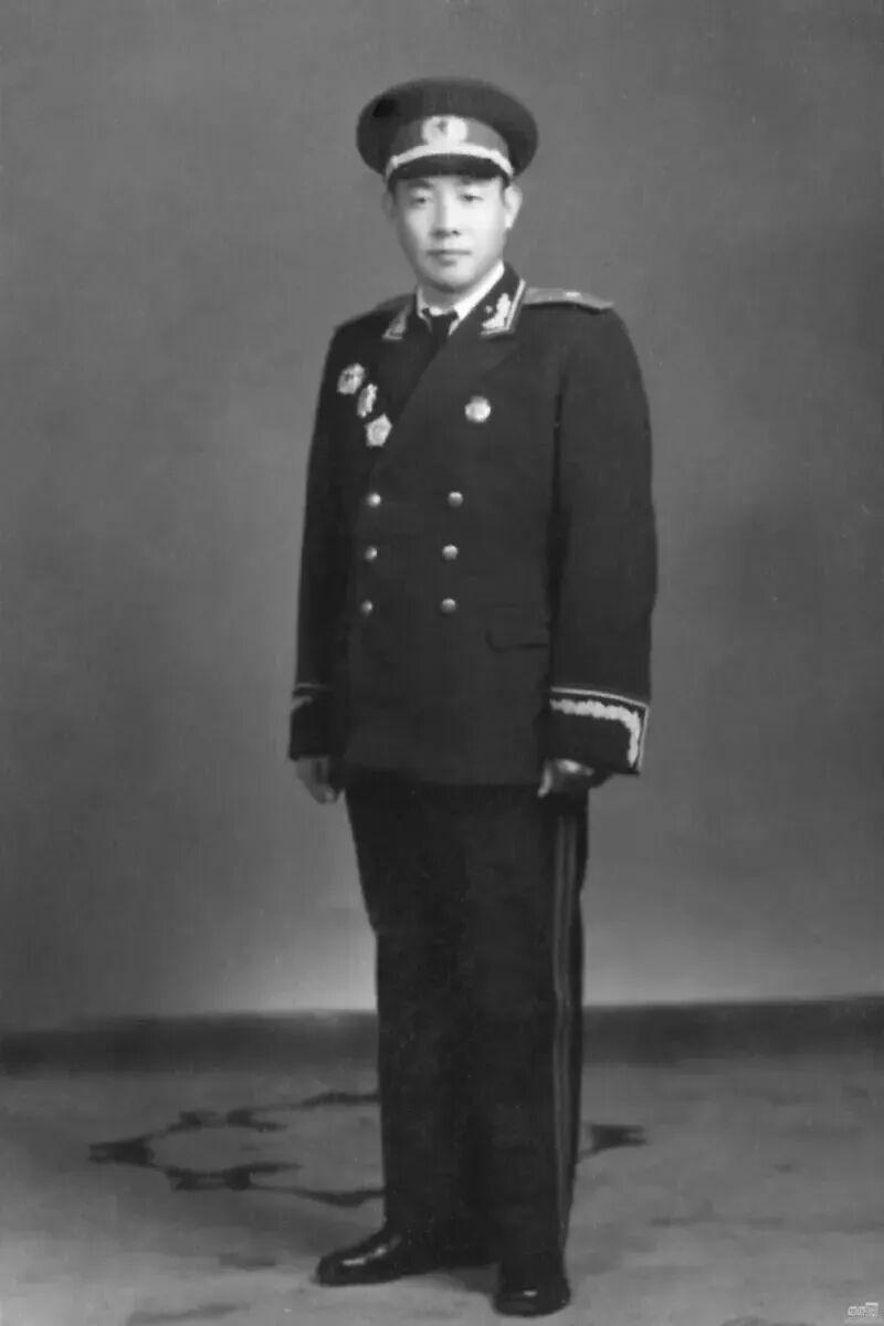 名字带「懋」字解放军将领

《说文解字》原文（心部）
 
懋：勉也。从心，楙聲。