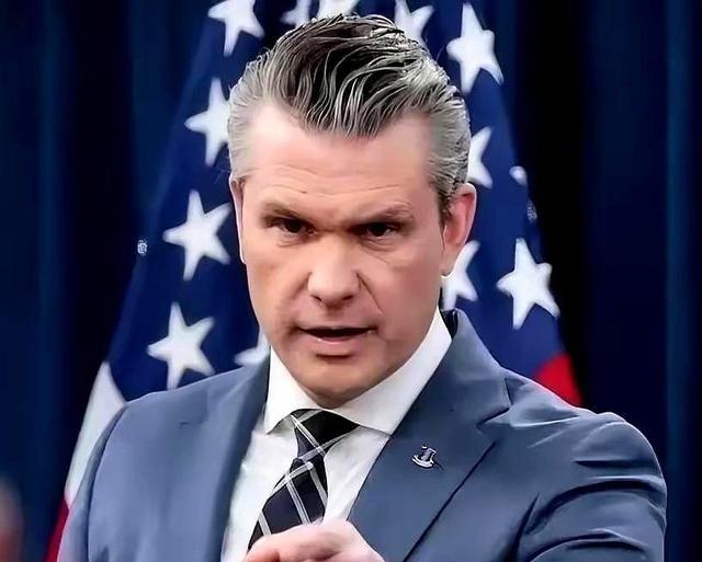 美军 基地，刚出了个让所有士兵脊背发凉的命令。国防部长直接宣布：从现在起，所有士