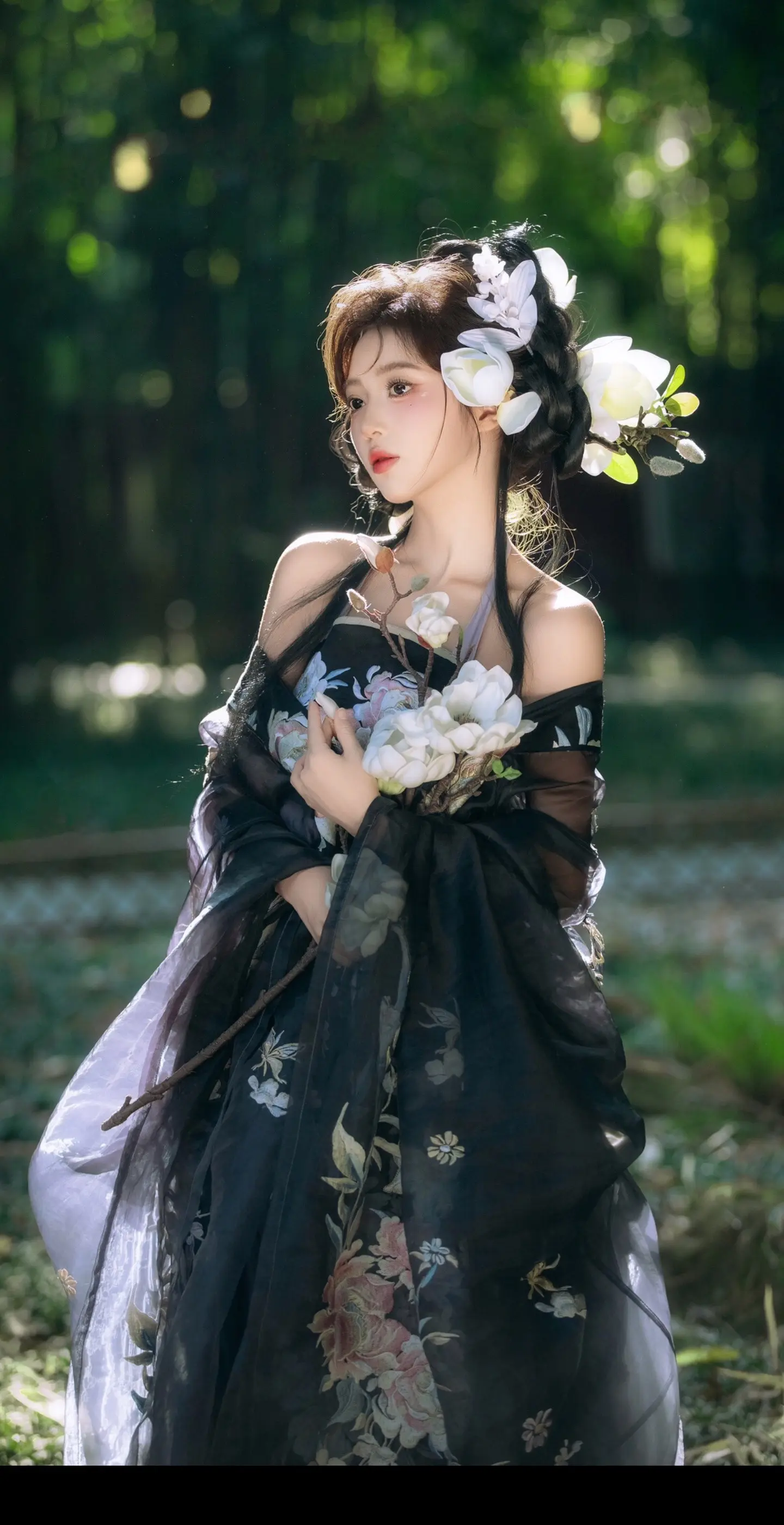 “尽日不归处，一庭栀子香”，阳光下的栀子花神太好拍啦｜成都写真