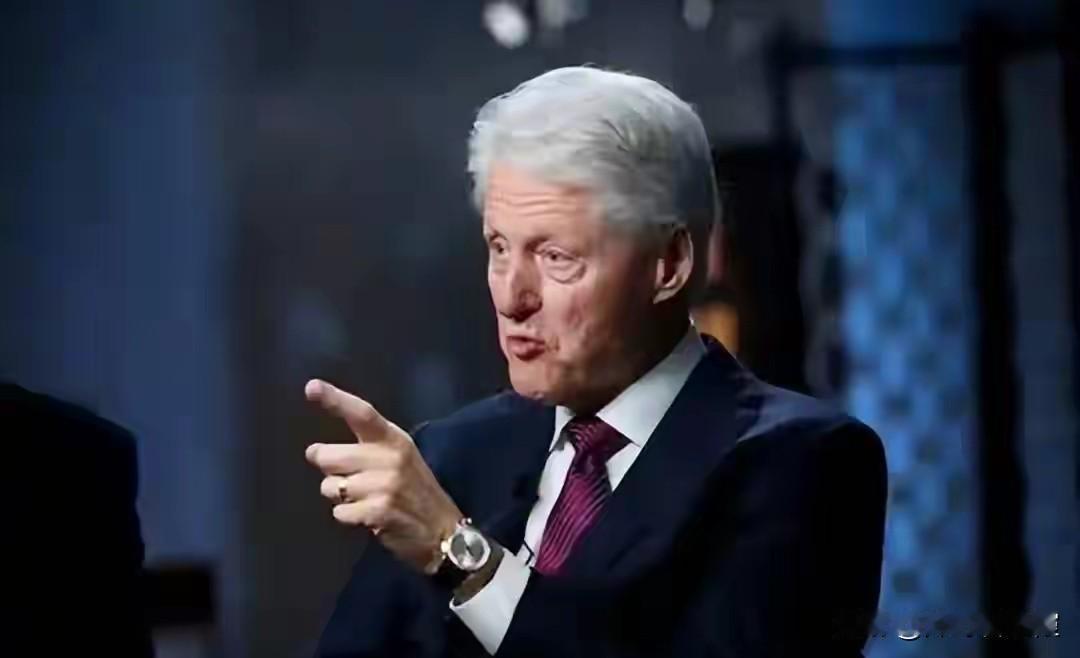 克林顿真的怒了，他要掀翻美国的桌子：你们凭啥就公布我一个人？