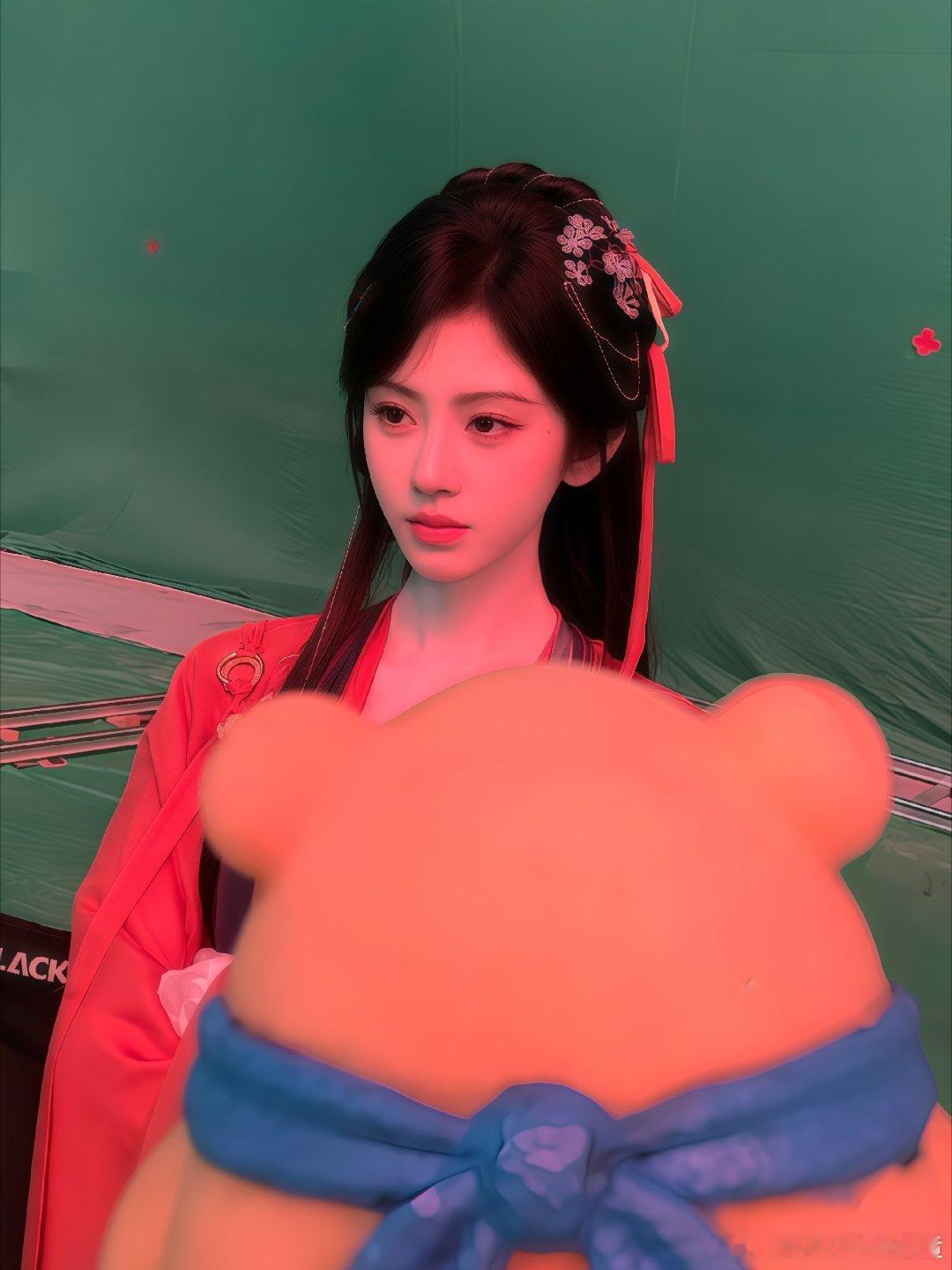 鞠婧祎鞠婧祎姜黎非jjy鞠婧祎千香“年少时孤独伴你成长，而今光辉予你过深秋的夜”