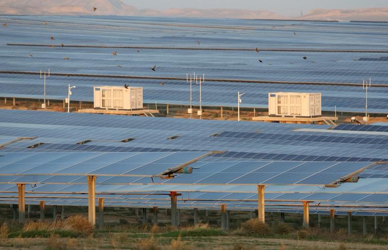 中国建成全球最大的可再生能源体系，这简直太牛了！就拿风电和光伏来说，截至2022