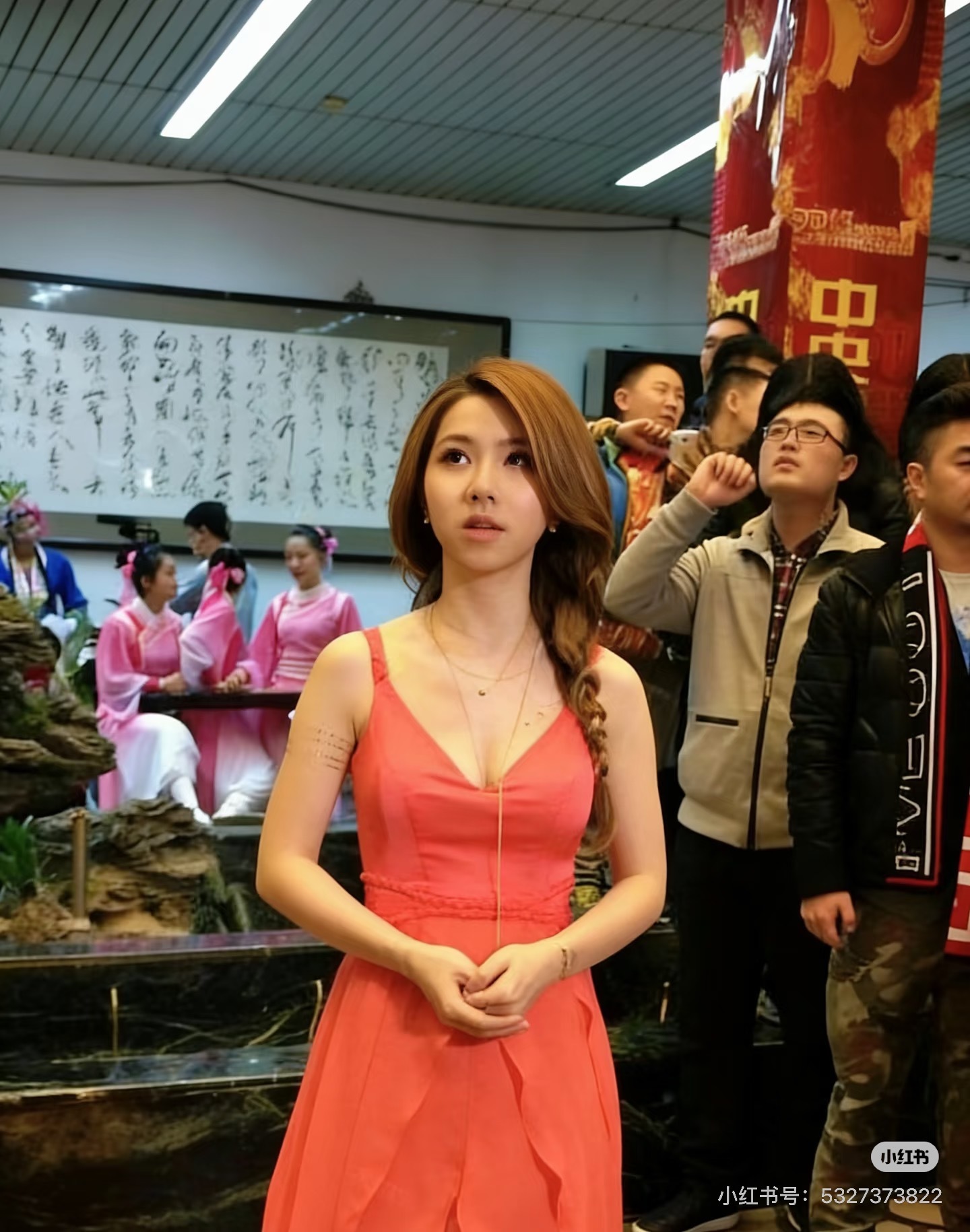 首尔偶遇邓紫棋与男友正常恋爱而已没必要一直盯着人家私生活，就祝福姐姐幸福☺️期待