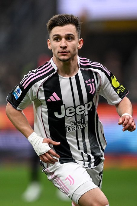 米兰体育报译自 英语🚨 曼联和利物浦正在关注尤文图斯的弗朗西斯科·孔塞桑。这位