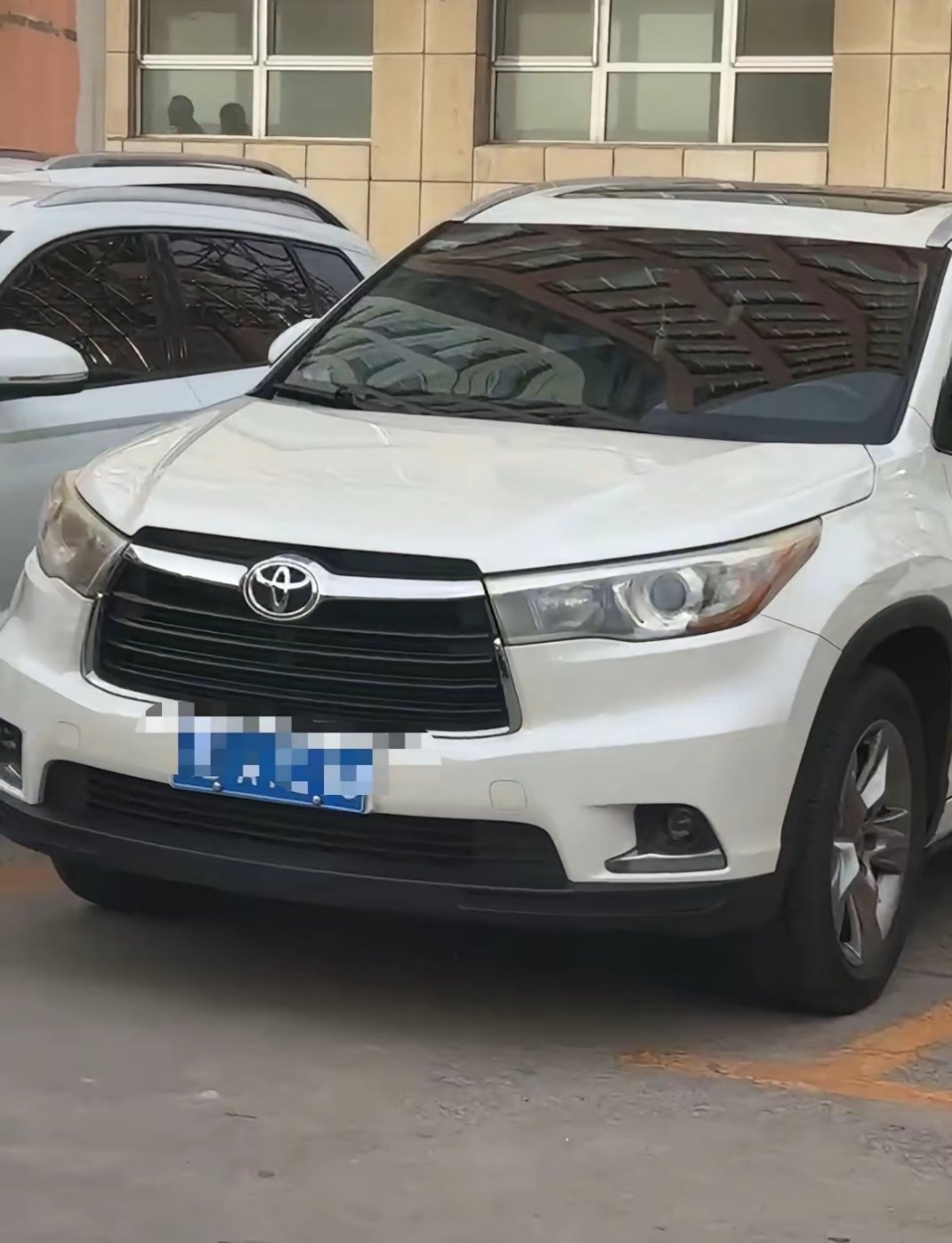 我三十多万买的车，才开了十年，公里十万多点，没任何毛病，昨天去问了一下二手，才给