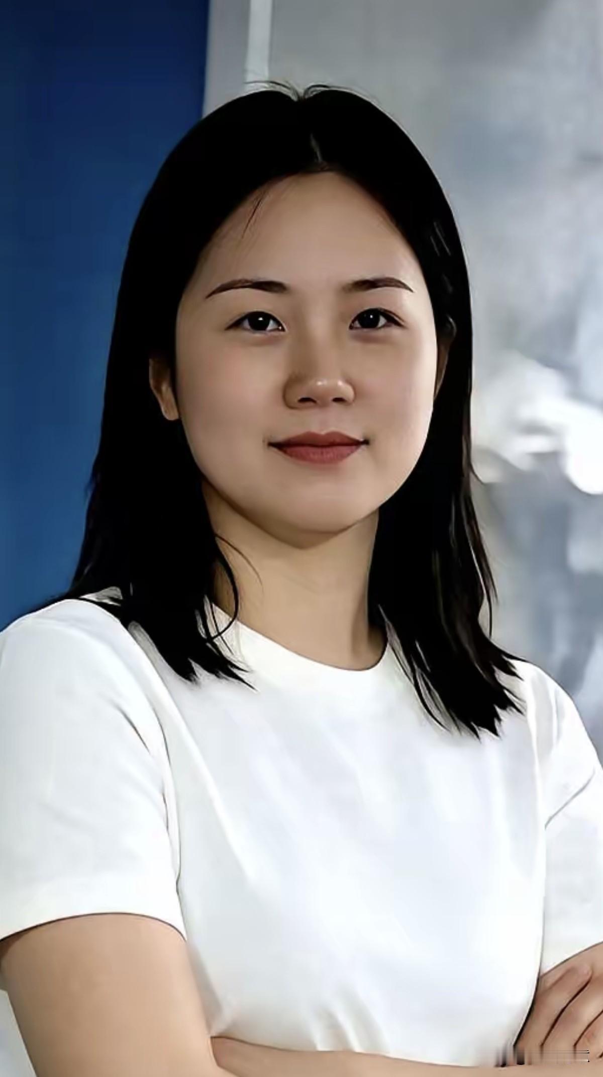 彭慕曦美女，你怎么那么的无知，霸占别人车位几天，假话连篇，这次好了，单位：长沙市