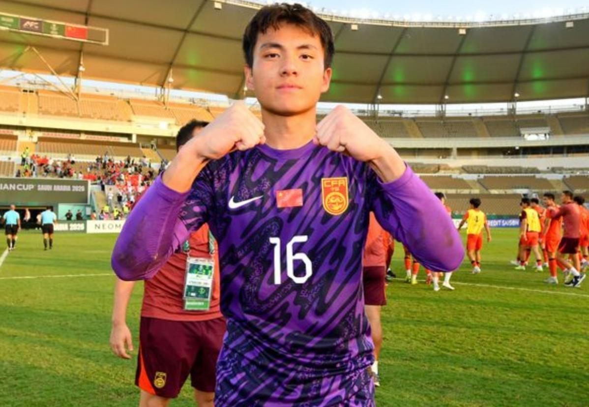 申花错失门神！李昊基本就在西海岸！这是让申花球迷感到非常遗憾的！由于李昊在最近的