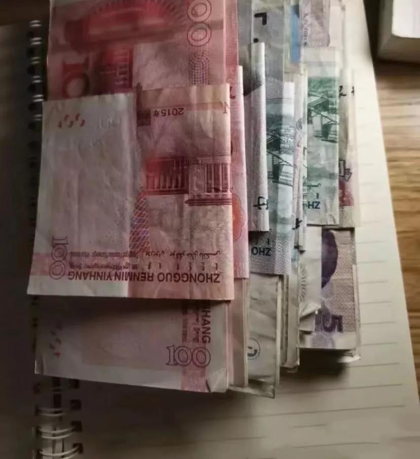 突然理解妈妈辈为什么能存住钱了
我但凡有点不舒服就想去医院看看，稍微一检查大几百