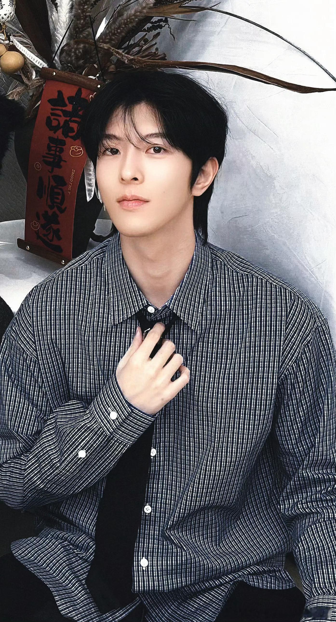 邱鼎杰  qdj向全世界安利邱鼎杰 笑而不语是一种豁达 痛而不言是一种修养 过往