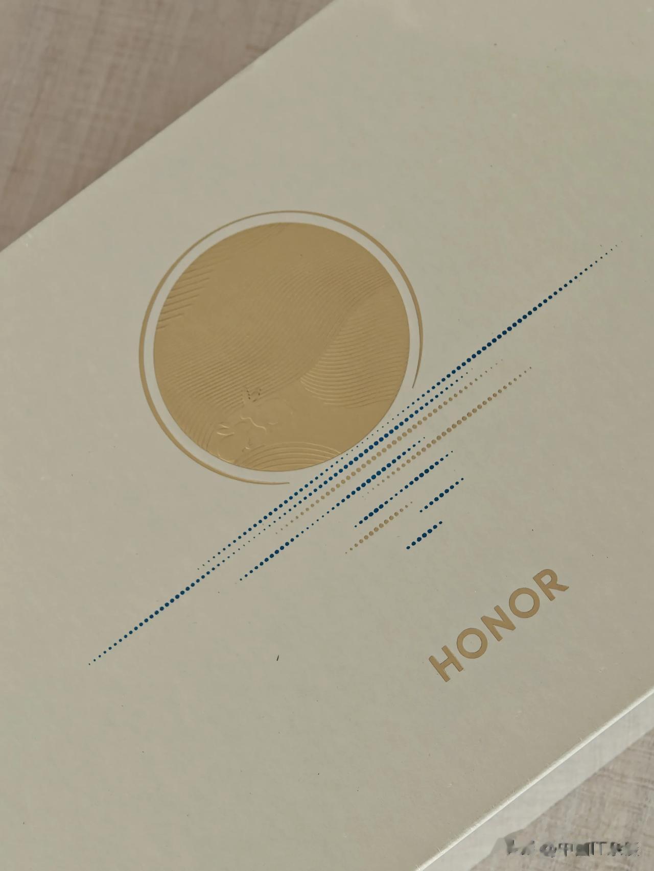 感谢荣耀、OPPO、vivo、一加的中秋礼物，特别用心也很贴心。国产手机一定会越